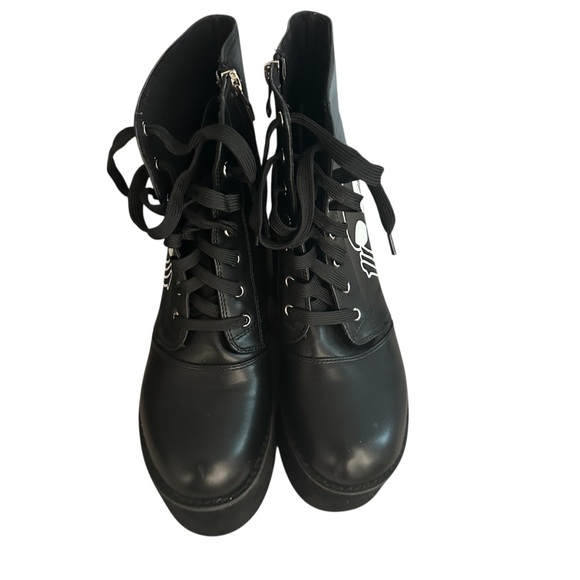 Hot Topic “Stay Weird” Platform Boots – Women’s Size 9 - Picture 3 of 8